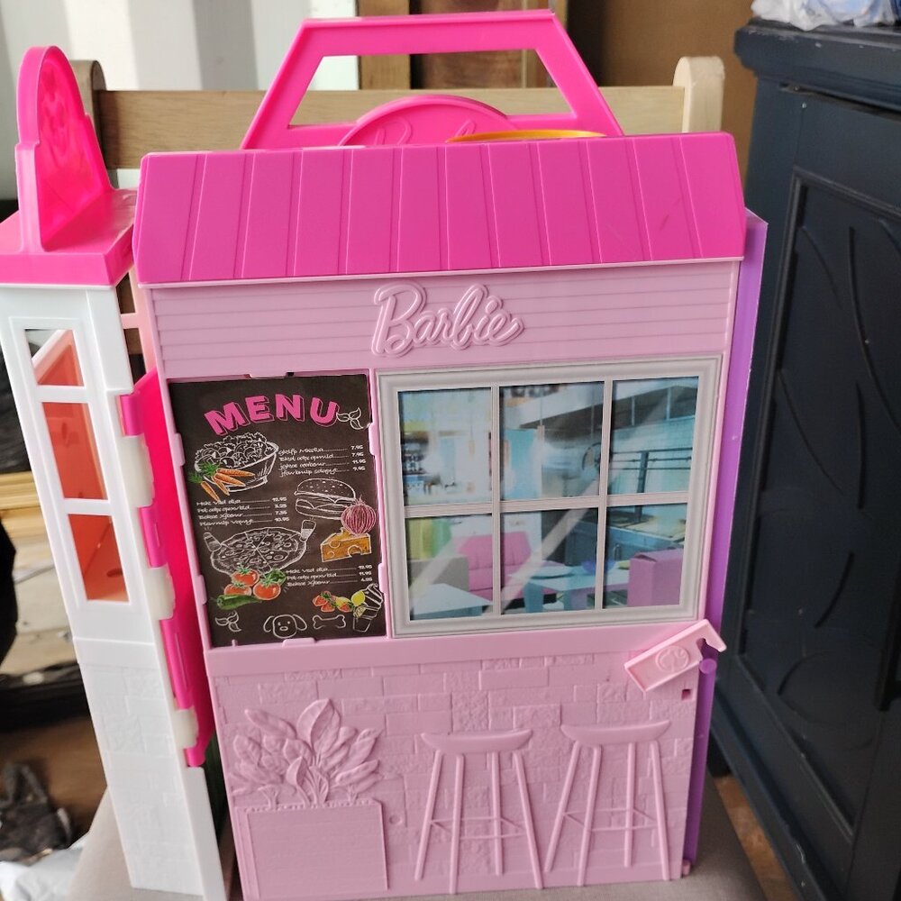 Barbie cook and grill restaurant playset foldable
